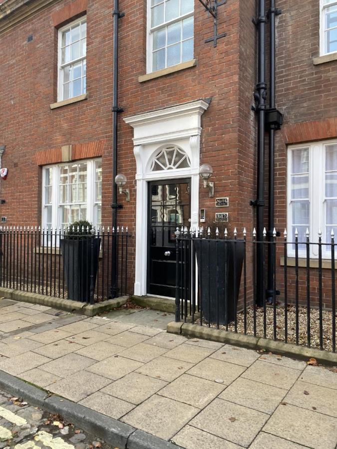 10 Bootham House - Luxury City Centre Apartment With Free Parking For One Car 约克 外观 照片